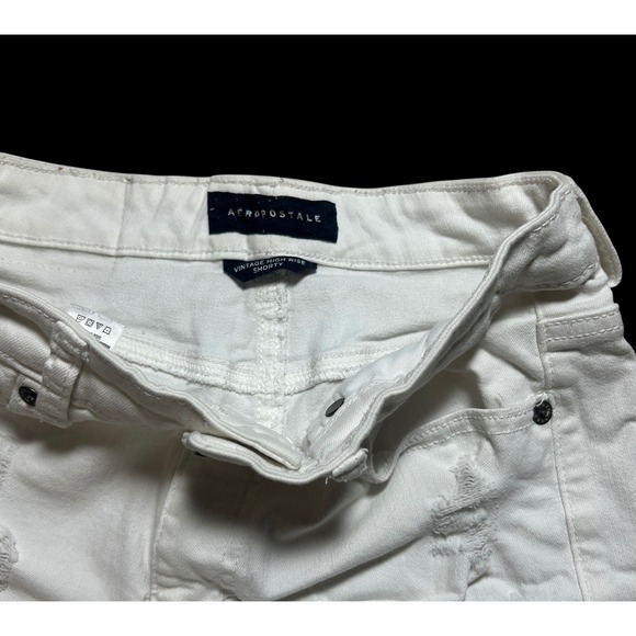 Aeropostale Vintage High Rise Shorty White Distressed Denim Jean Shorts Size 2 - Picture 3 of 3